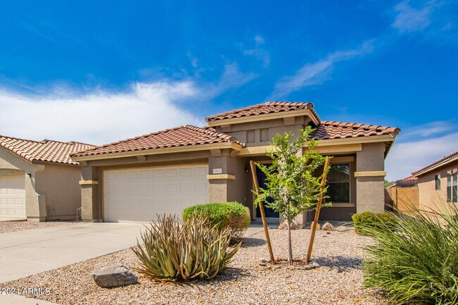 Building Photo - 2810 W San Carlos Ln