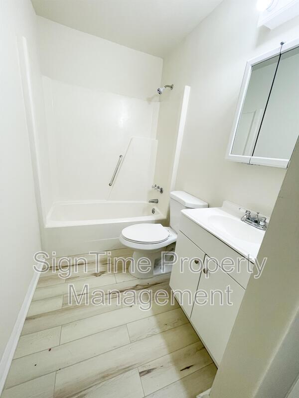 Foto del edificio - 225 Wakefield Rd