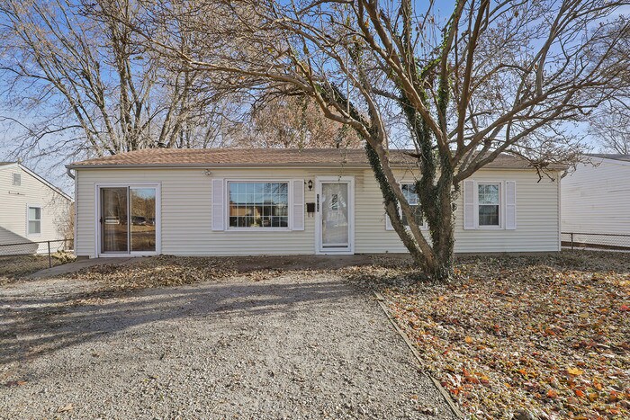 Primary Photo - 15015 White Ave