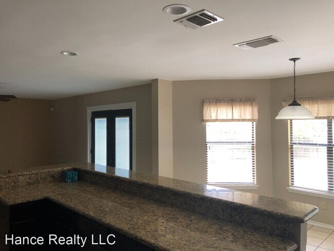 Building Photo - 4 br, 2.5 bath House - 1607 Pinetum Dr