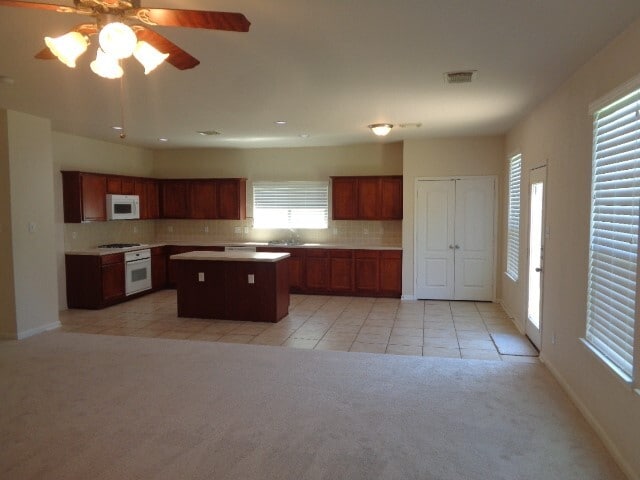Building Photo - 16715 Canyon Whisper Dr