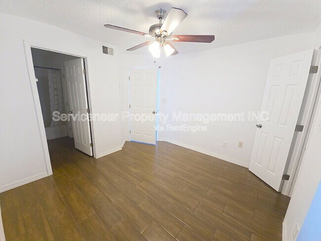 Foto del edificio - 8617 Fancy Finch Dr