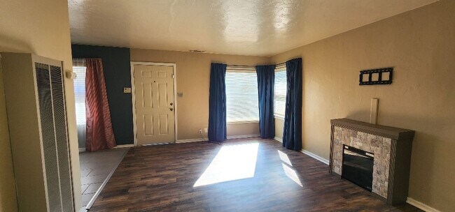 Foto del edificio - Charming 2 Bedroom 1 Bath Home in Vallejo Ready to Lease!