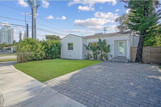 Foto del edificio - 968 NE 80th St