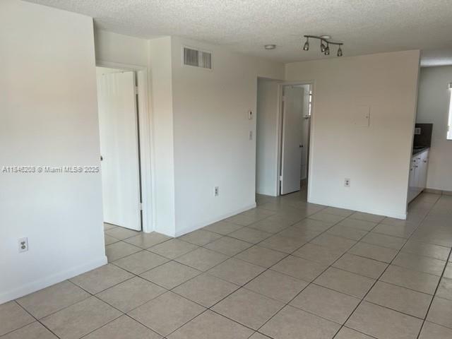 Foto del edificio - 2780 W 61st St