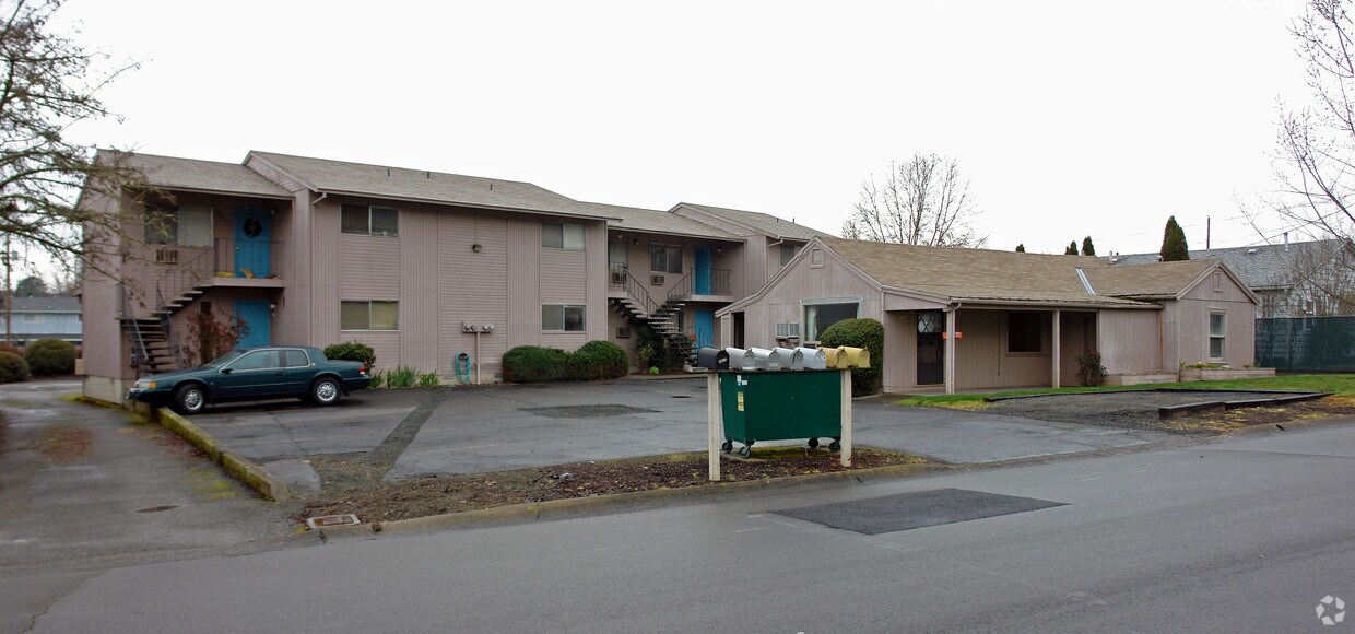 28122832 W Jay Ave, Roseburg, OR 97471 Apartments in Roseburg, OR