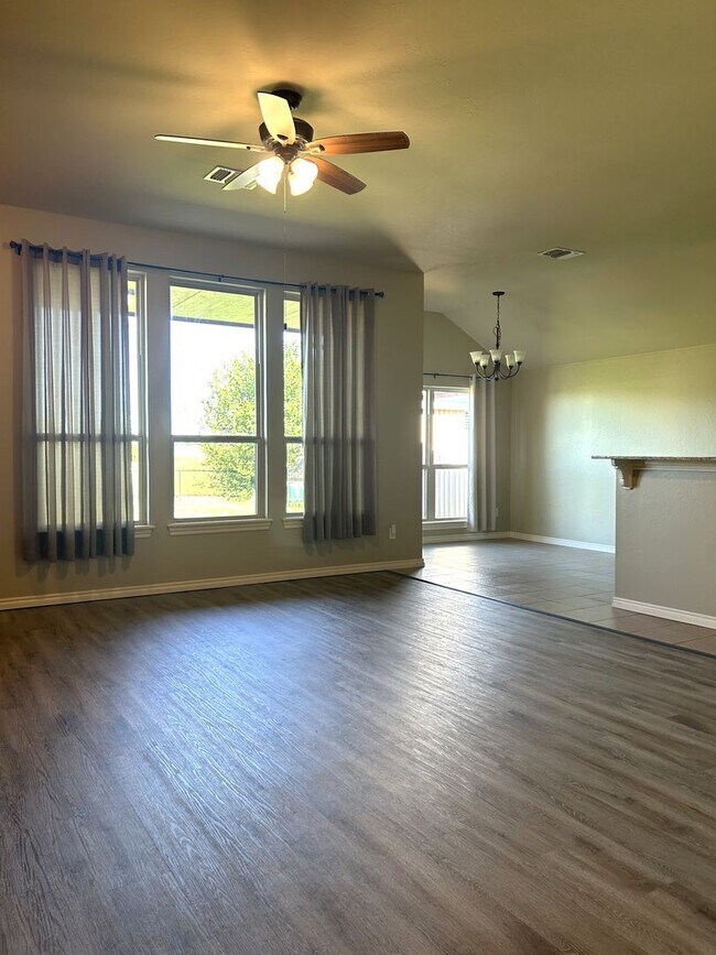 Foto del edificio - 9517 Crooked Creek Ln