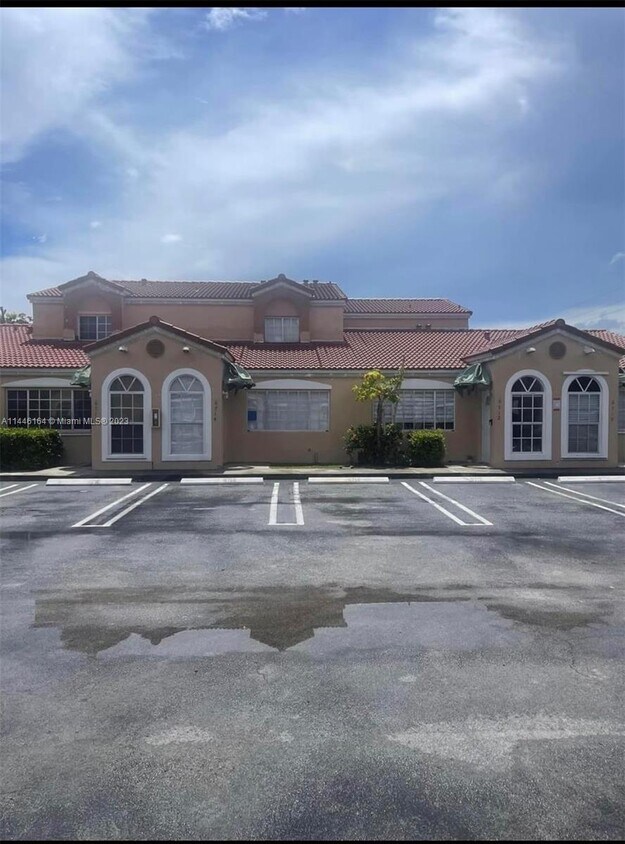 6702 NW 166th Terrace, Miami Lakes, FL 33014 Townhome Rentals in