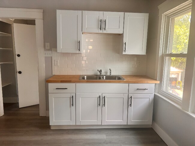 Foto del edificio - 3473 E 118th St