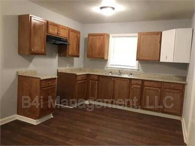 Foto del edificio - 4569 Mitchell St