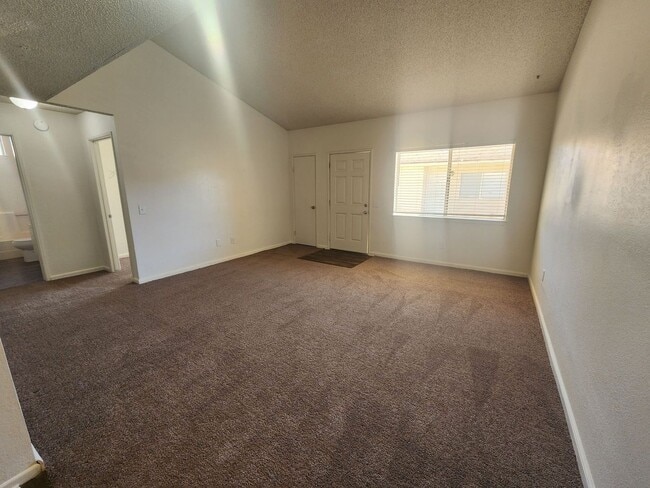 Building Photo - 73512 Sun Valley Dr