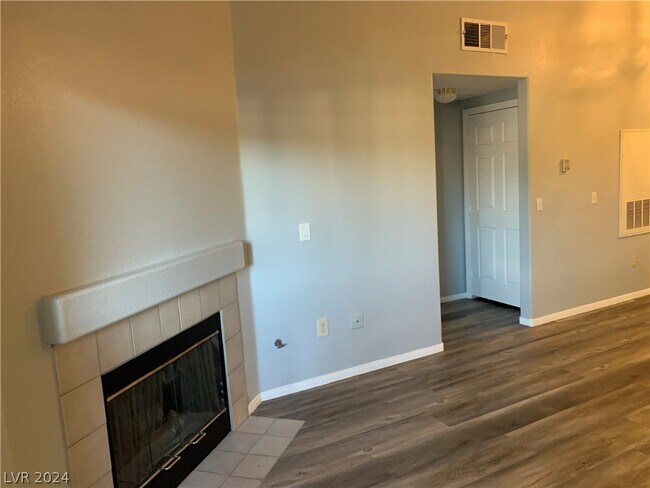 Foto del edificio - 855 N Stephanie St