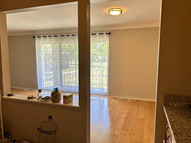 Foto del edificio - 480 Fox Hills Dr S