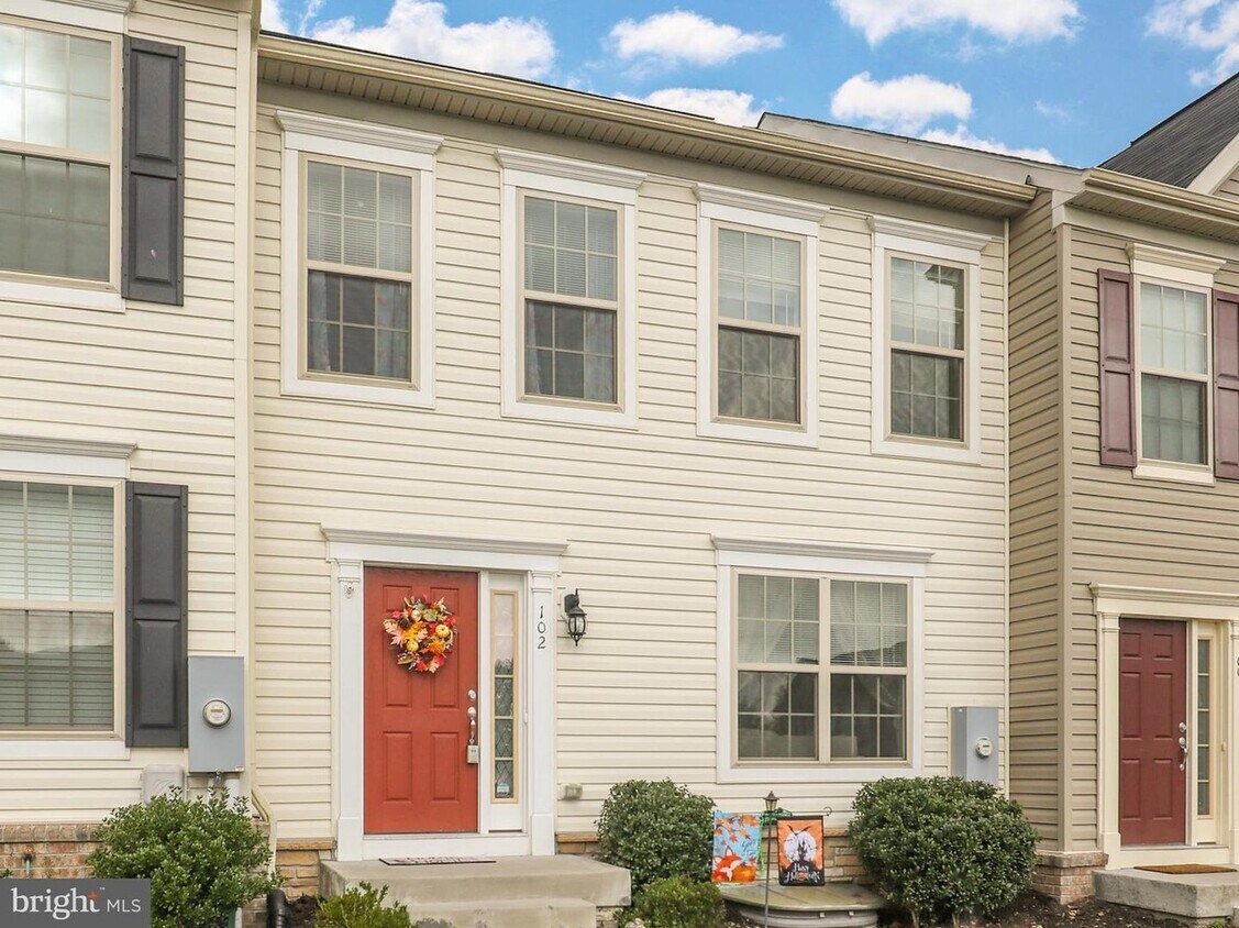102 Niblick Sq, Front Royal, VA 22630 Townhome Rentals in Front Royal