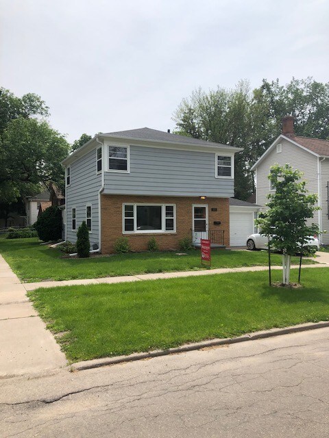 Foto principal - 330 N Gilbert St