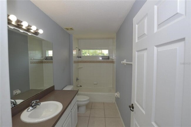 Building Photo - 42 Farmsworth Dr