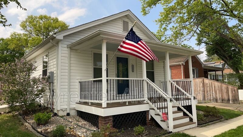 Primary Photo - 3221 Clayborne Ave