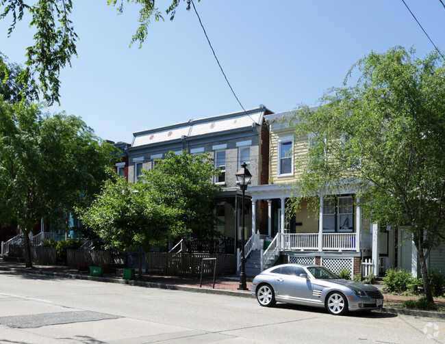 Building Photo - West Clay Street Portfolio