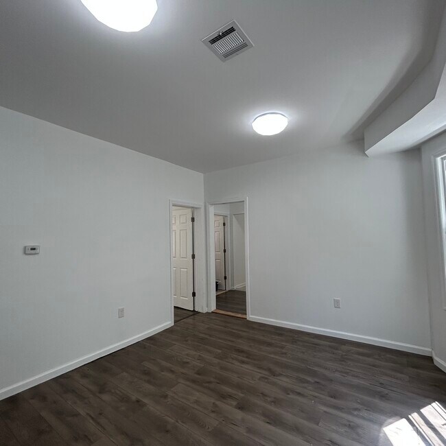 Foto del edificio - 245 N 11th St