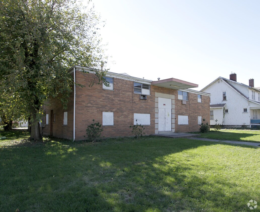 Foto del edificio - 1671 E Livingston Ave