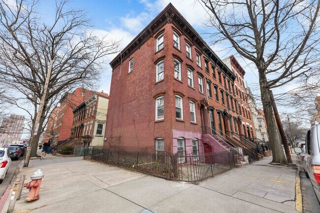 Foto del edificio - 258 9th St