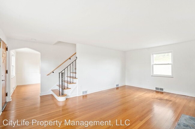 Foto del edificio - 4 br, 1.5 bath House - 327 Duffield Avenue