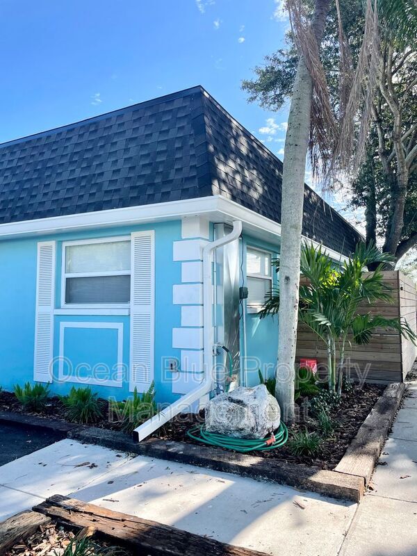 401 S Fernwood Ave Unit 1, Clearwater, FL 33765 Condo for Rent in