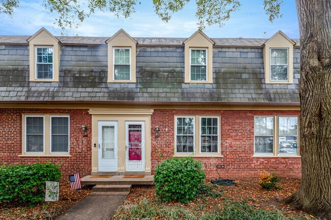 Photo - 1020 S Barton St Townhome