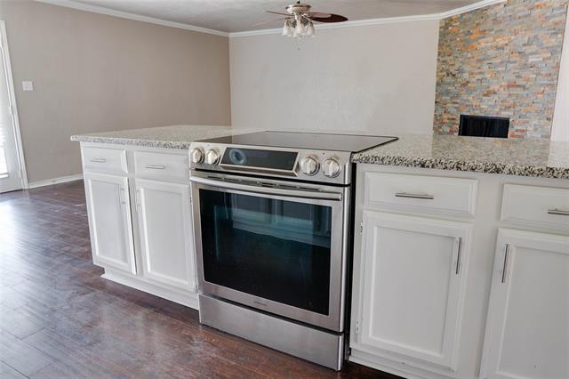 Building Photo - 728 Wandering Way Dr