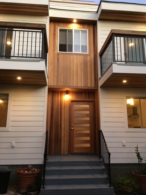 Building Photo - 10538 Draper Ave