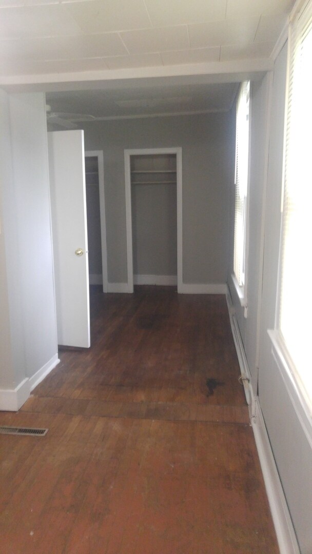 Foto del edificio - 2-Story House, 5Bed/2Bath with Washer/Drye...