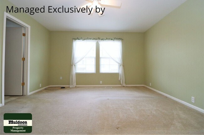 Foto del edificio - Coming soon! Northeast Pet Friendly Townhome!