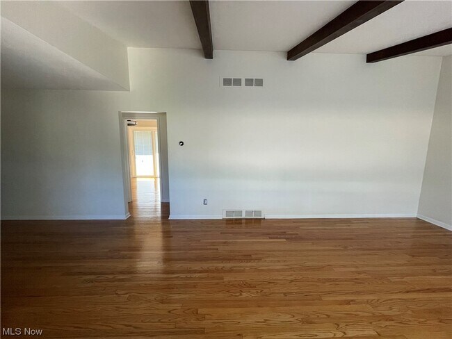 Foto del edificio - 18467 Bonnie Ln