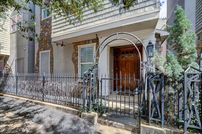 Foto del edificio - 1919 Colquitt St