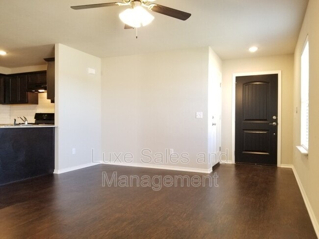 Building Photo - 8815 SW 45th St