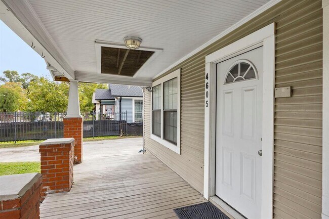 Foto del edificio - 4605 Beggs St