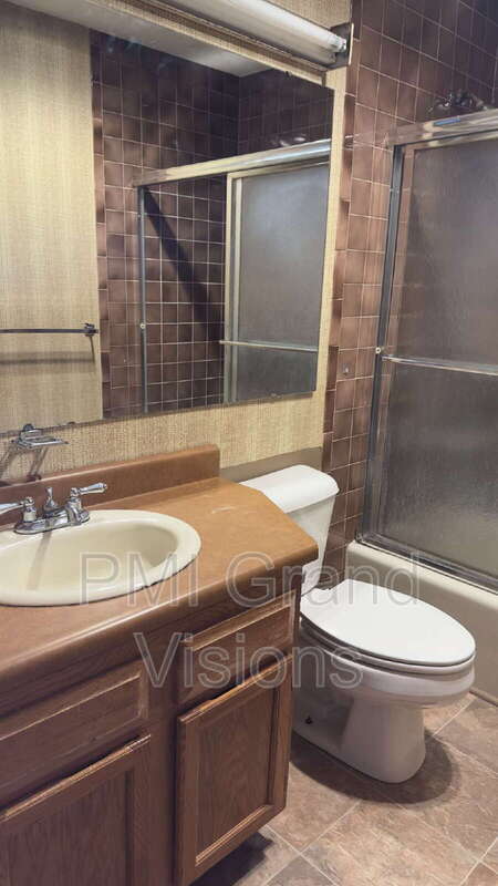 Building Photo - 955 4th St