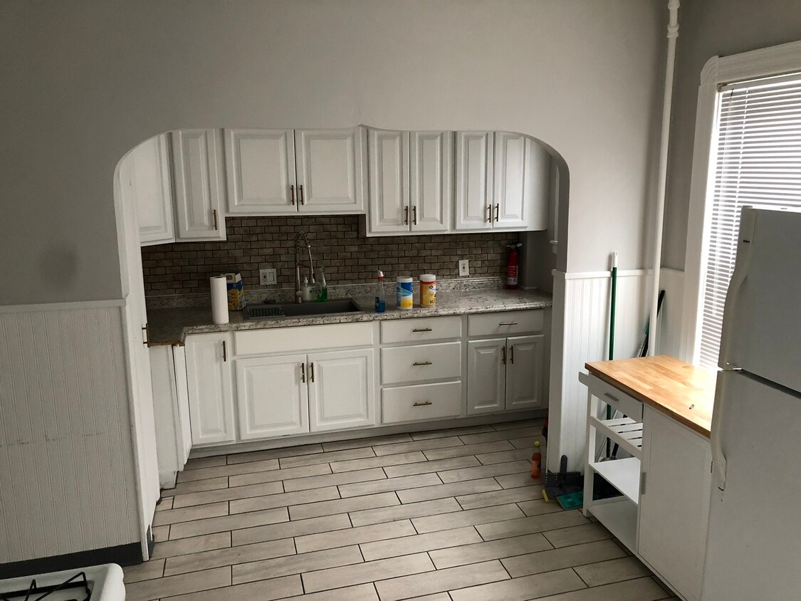 Kitchen - 22 Woonasquatucket Ave