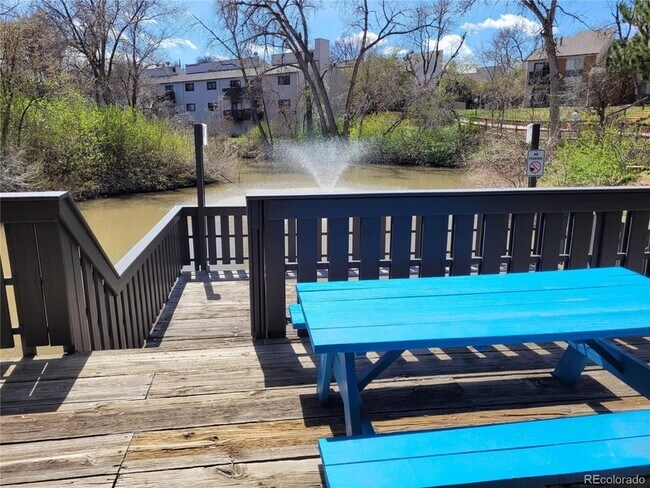 Foto del edificio - 3550 S Harlan St