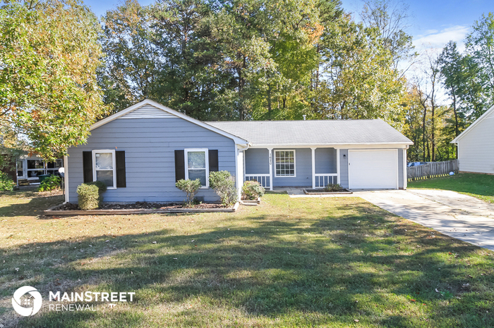Primary Photo - 1620 Stoneybrook Dr