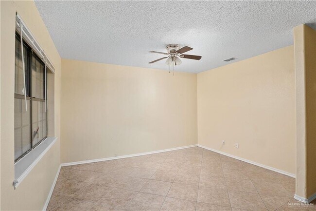Building Photo - 2210 Elisa Ln
