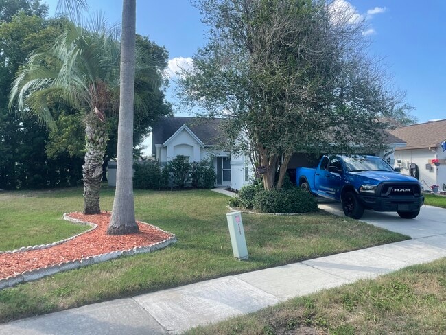 Foto del edificio - 5811 Parkview Lake Dr