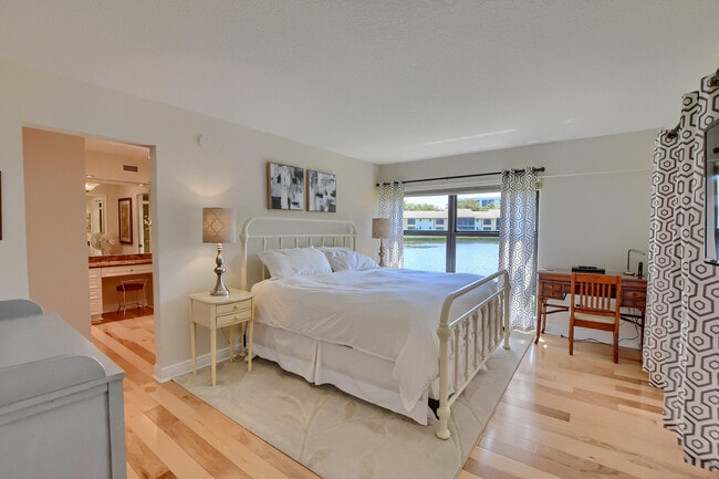 Foto del edificio - 6748 Willow Wood Dr