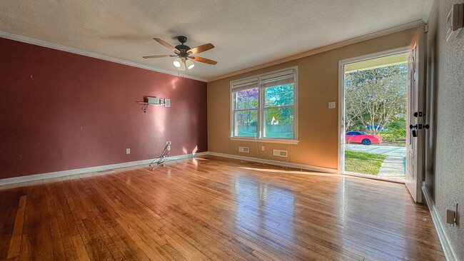 Building Photo - 1346 Tallwood St