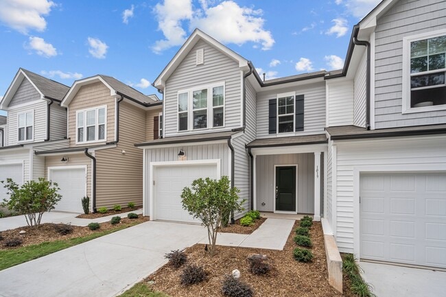 Building Photo - 1019 Everglades Wy