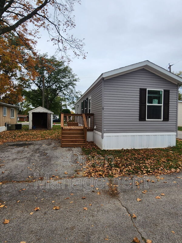 Building Photo - 2301 SW Oralabor Rd