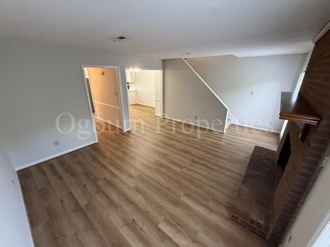 Building Photo - 1905 Winding Ridge Ct