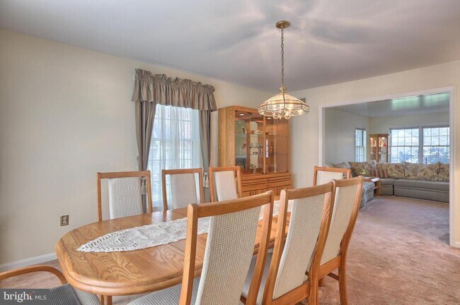 Building Photo - 129 Dunharrow Dr