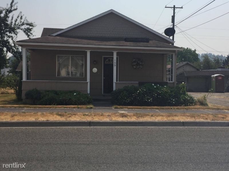 Primary Photo - 3 br, 1 bath Apartment - 109 B Street