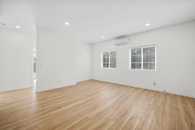 Foto del edificio - 3884 Alsace Ave